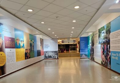 Inauguramos la exposición IREI NO HI: CONMEMORANDO A LOS CAÍDOS DE LA BATALLA DE OKINAWA, una muestra que, más allá del recuerdo, nos invita a reflexionar sobre el valor de la paz que Okinawa ha sabido atesorar y transmitir con profunda sensibilidad a lo largo del tiempo.